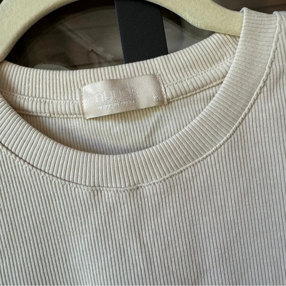 Nuuds baby tee cropped top ribbed beige fitted bone crewneck short sleeve skims - Picture 3 of 7